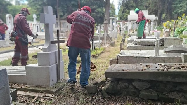 Servicios Públicos realiza mantenimiento en panteones de Toluca