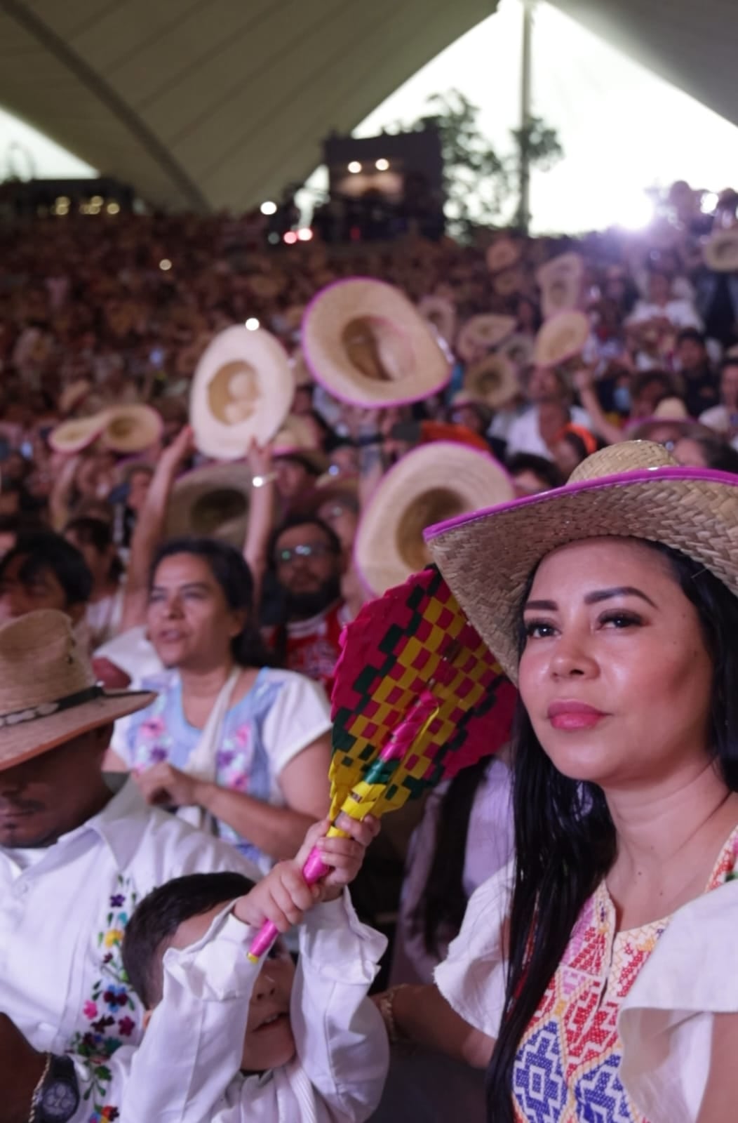 Guelaguetza 2026: Oaxaca cierra su máxima fiesta con lleno total y más de mil 477 mdp de derrama.