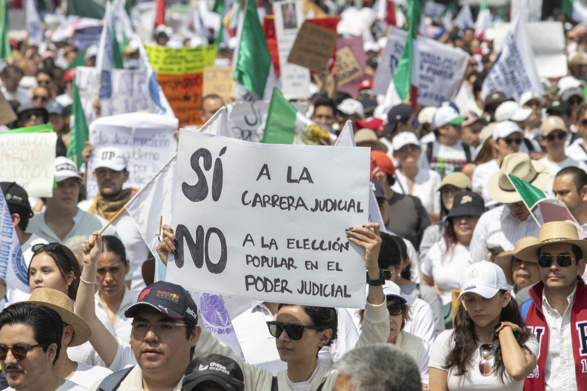 Marcha contra la reforma al Poder Judicial