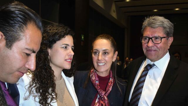 Claudia Sheinbaum, candidata a la presidencia por la coalición "Sigamos Haciendo Historia" al finalizar su participación en la sexta reunión plenaria privada del grupo parlamentario de Morena del Senado