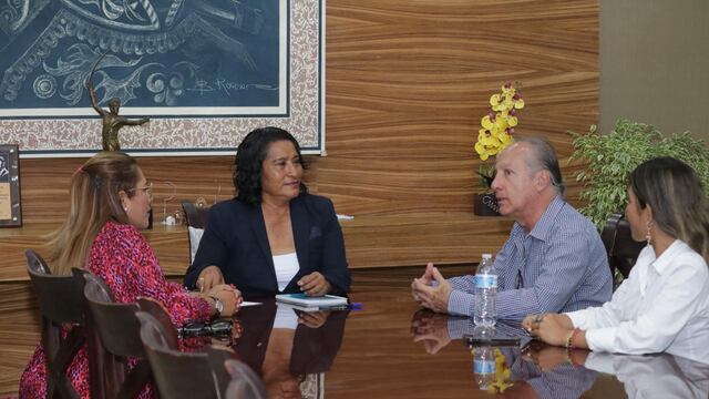 Abelina López recibe a representante del Abierto Mexicano de Tenis