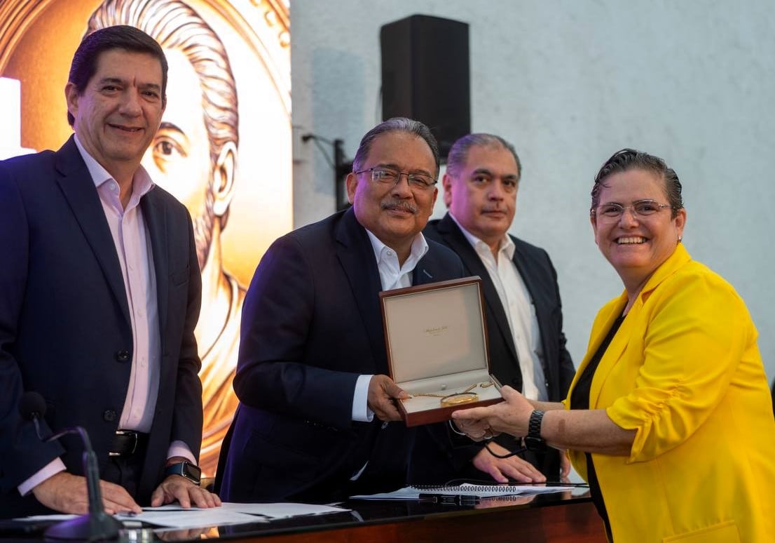 Escobedo celebró su 422 aniversario con reconocimientos cívicos