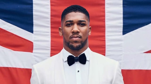 Anthony Joshua, boxeador británico de peso pesado.