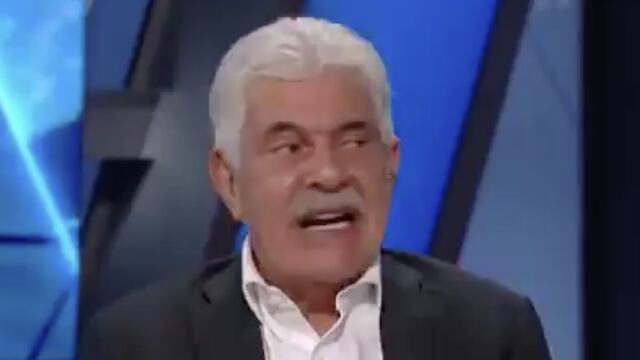 Tuca Ferretti explota de aburrimiento en el Clásico Nacional