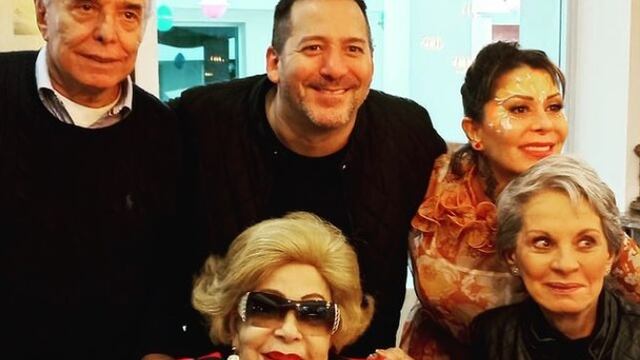 Alejandra Guzmán y Enrique Guzmán se reúnen en una fiesta