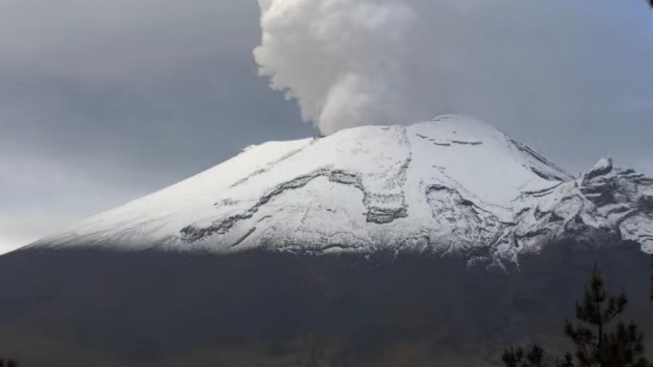 Volcán Popocatépetl hoy 27 de mayo: Amanece con gran fumarola