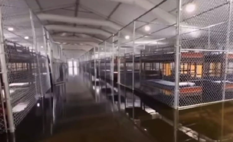 Alligator Alcatraz ya se inundó y apenas llevaba un día funcionando
