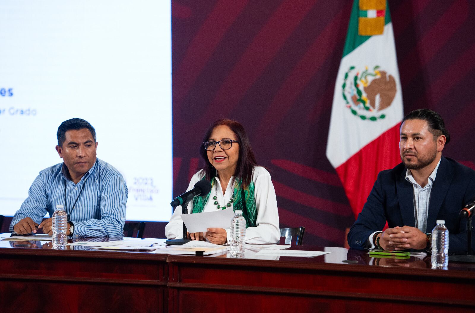 Conferencia vespertina 11 de agosto de los nuevos libros de la SEP
