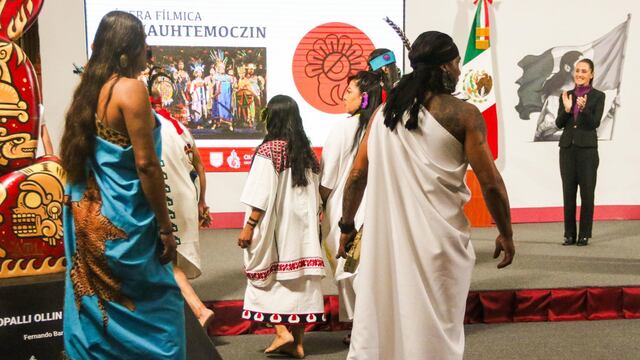 Monumento en honor a México-Tenochtitlán en el Zócalo CDMX