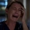 Grey’s Anatomy sale de Netflix; con memes reaccionan los fans