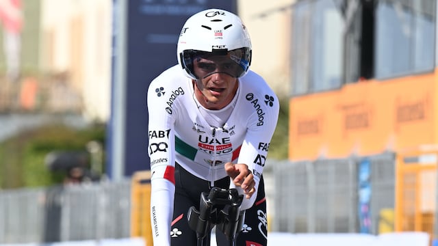 Isaac del Toro hoy: El ciclista mexicano llega segundo en la Etapa 2 y es líder de la Tirreno-Adriático 2026