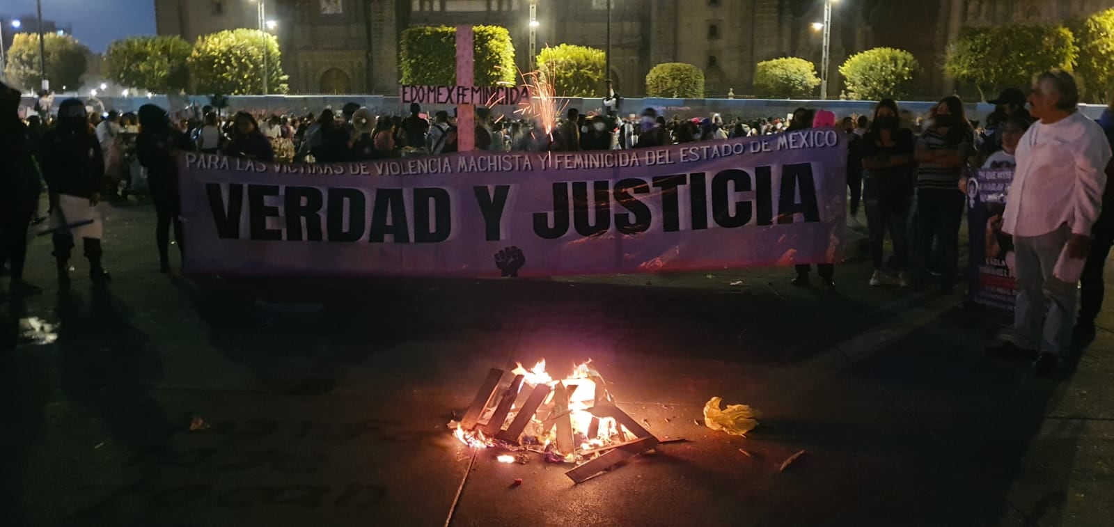Marcha feminista en el Zócalo de la CDMX del 8 de marzo de 2022