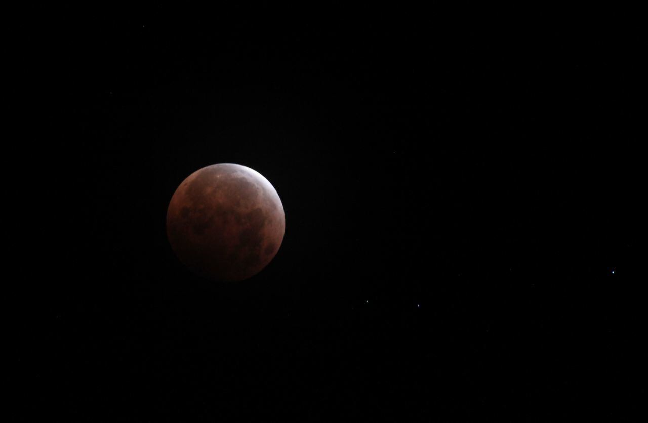 Eclipse lunar