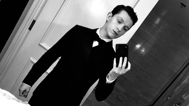 Tom Hollan tomándose una selfie