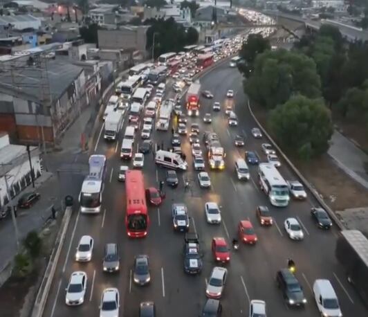 Choque múltiple en México-Pachuca desata caos vial