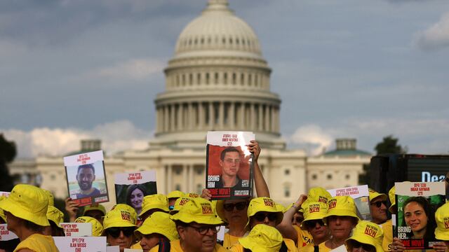 Familiares de rehenes protestan en Washington, DC. ante visita de Benjamín Netanyahu a Estados Unidos
