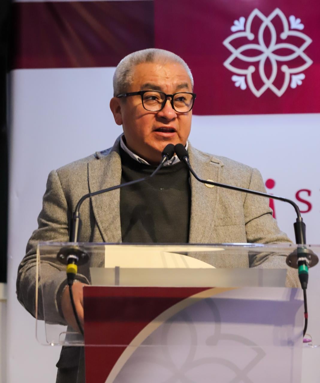 Tlaxcala retomará clases presenciales en educación básica en 2026, informa Homero Meneses.