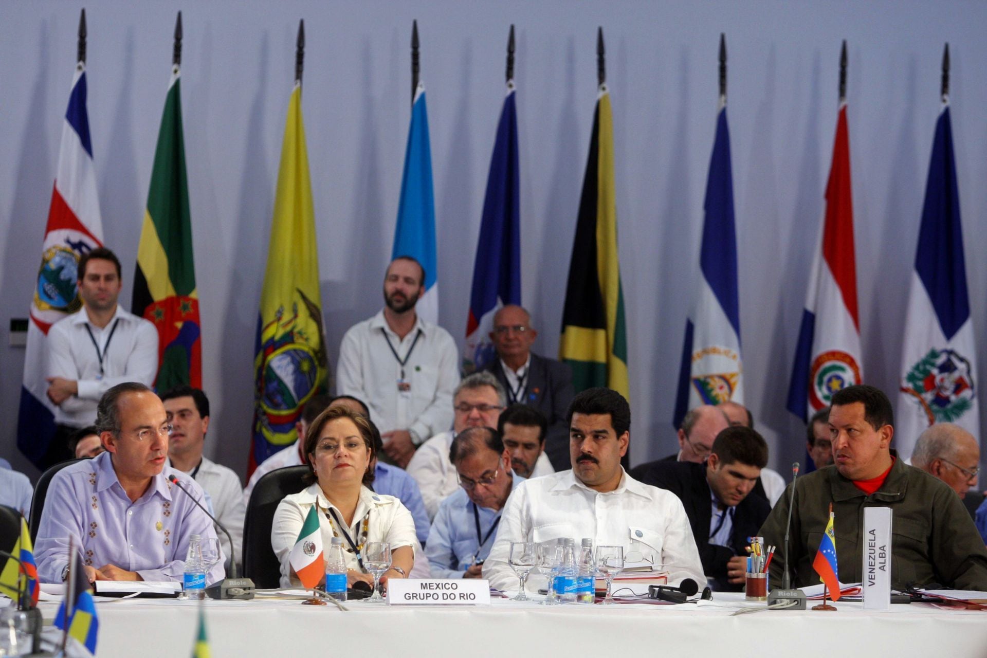 Felipe Calderón, Presidente de México, Nicolás Maduro y Hugo Chávez, ministro y presidente de Venezuela, respectivamente