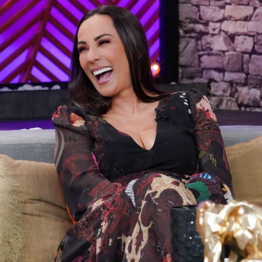 Consuelo Duval, conductora.