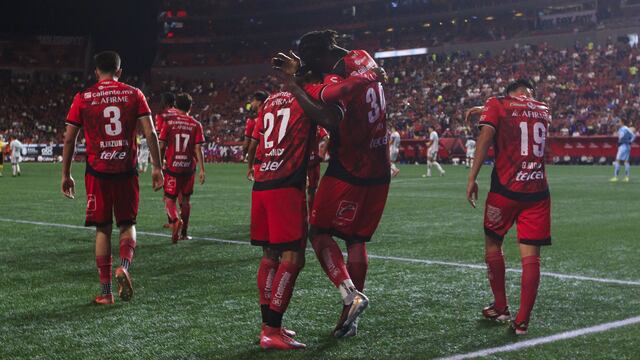 Histórico equipo de la Liga MX cambia su marca de ropa deportiva en pleno torneo.
