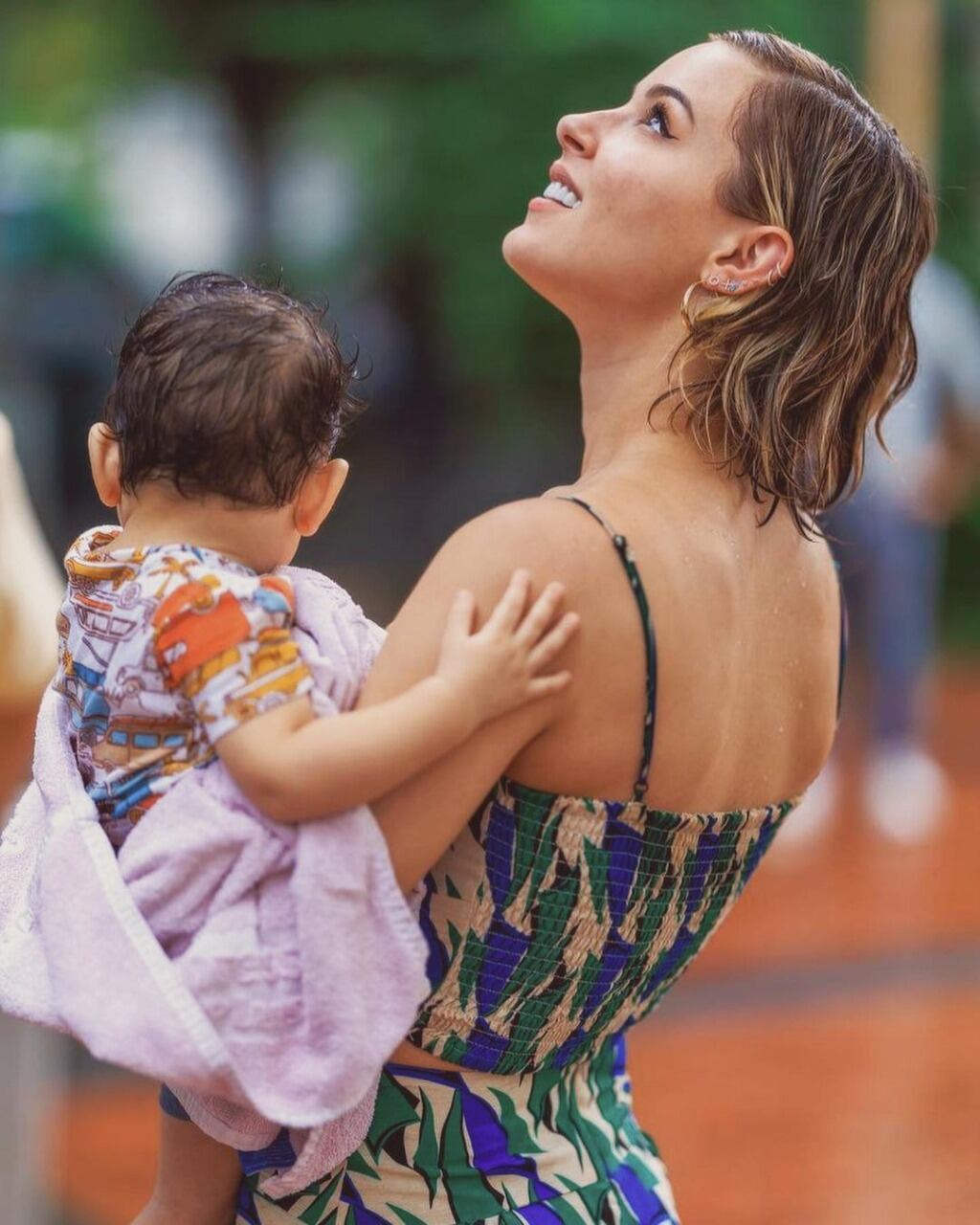 Mariana Rodríguez celebró y gozó de la lluvia en Monterrey