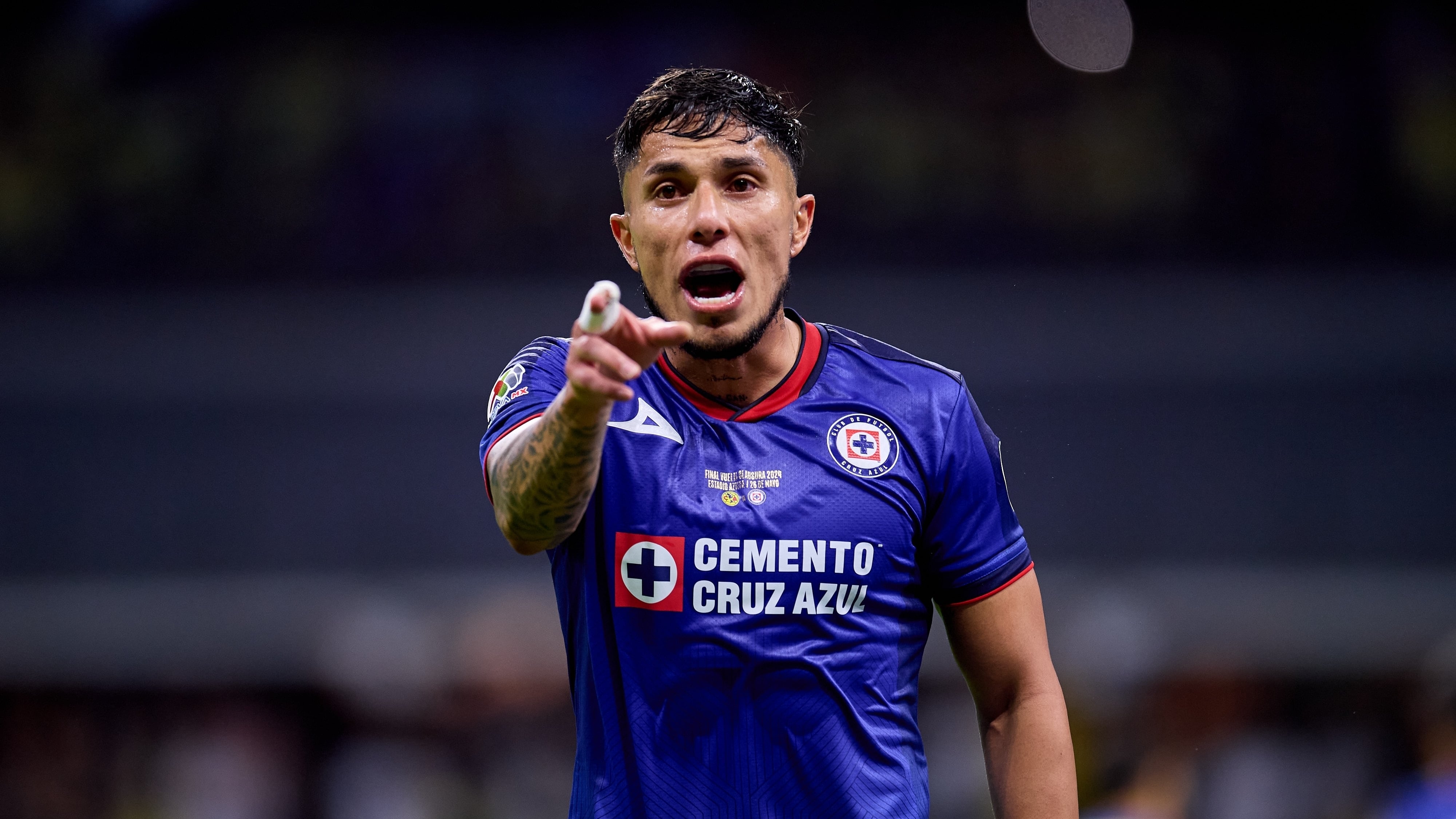 Carlos Salcedo, en su paso por Cruz Azul