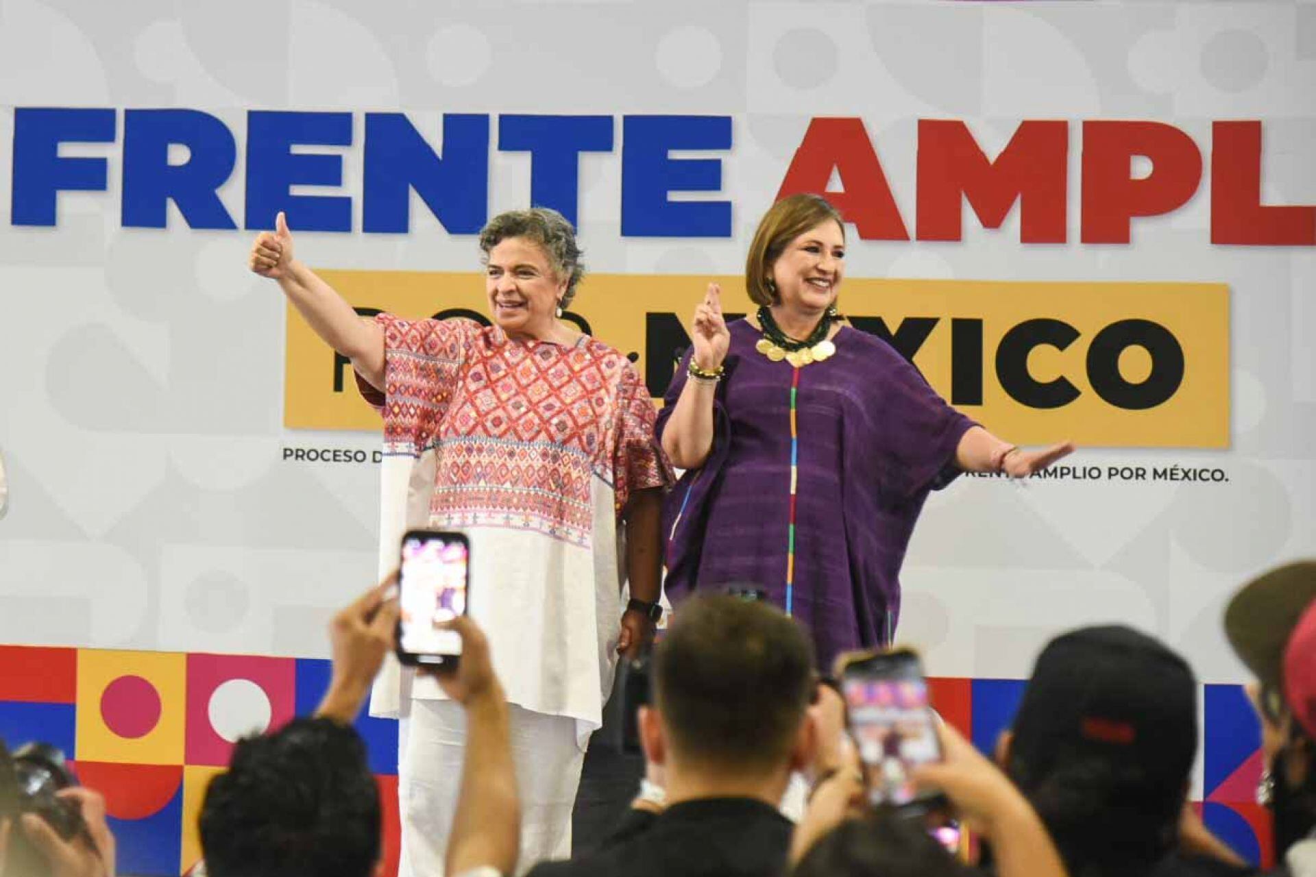 Beatriz Paredes y Xóchitl Gálvez