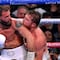 Canelo Álvarez y Caleb Plant intercambian palabras en plena pelea