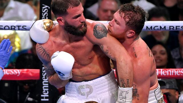 Canelo Álvarez en su pelea vs Caleb Plant