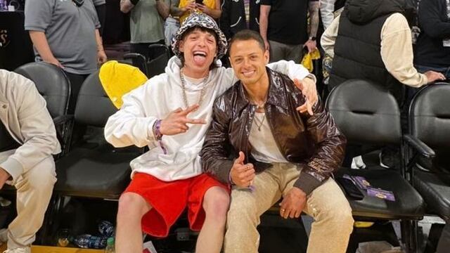 Peso Pluma y Chicharito Hernández.