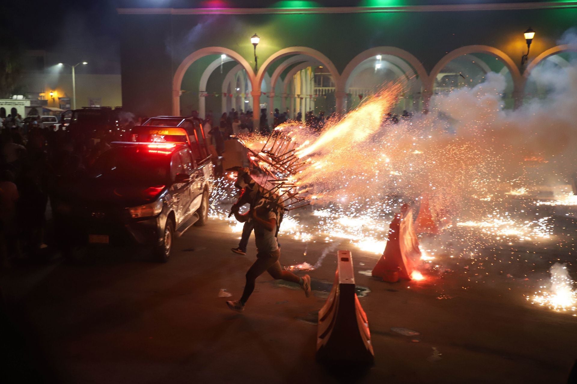 Podrían multarte por tronar cohetes en las fiestas navideñas