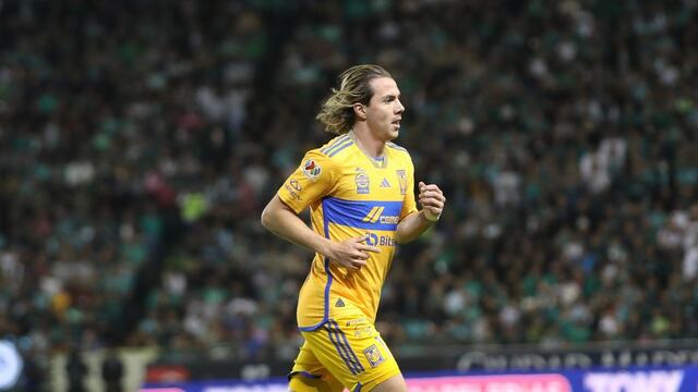 Sebastián Córdova fue exhibido por el Profe Ortega en un entrenamiento