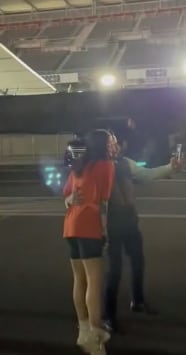 Joven es confundida con Billie Eilish