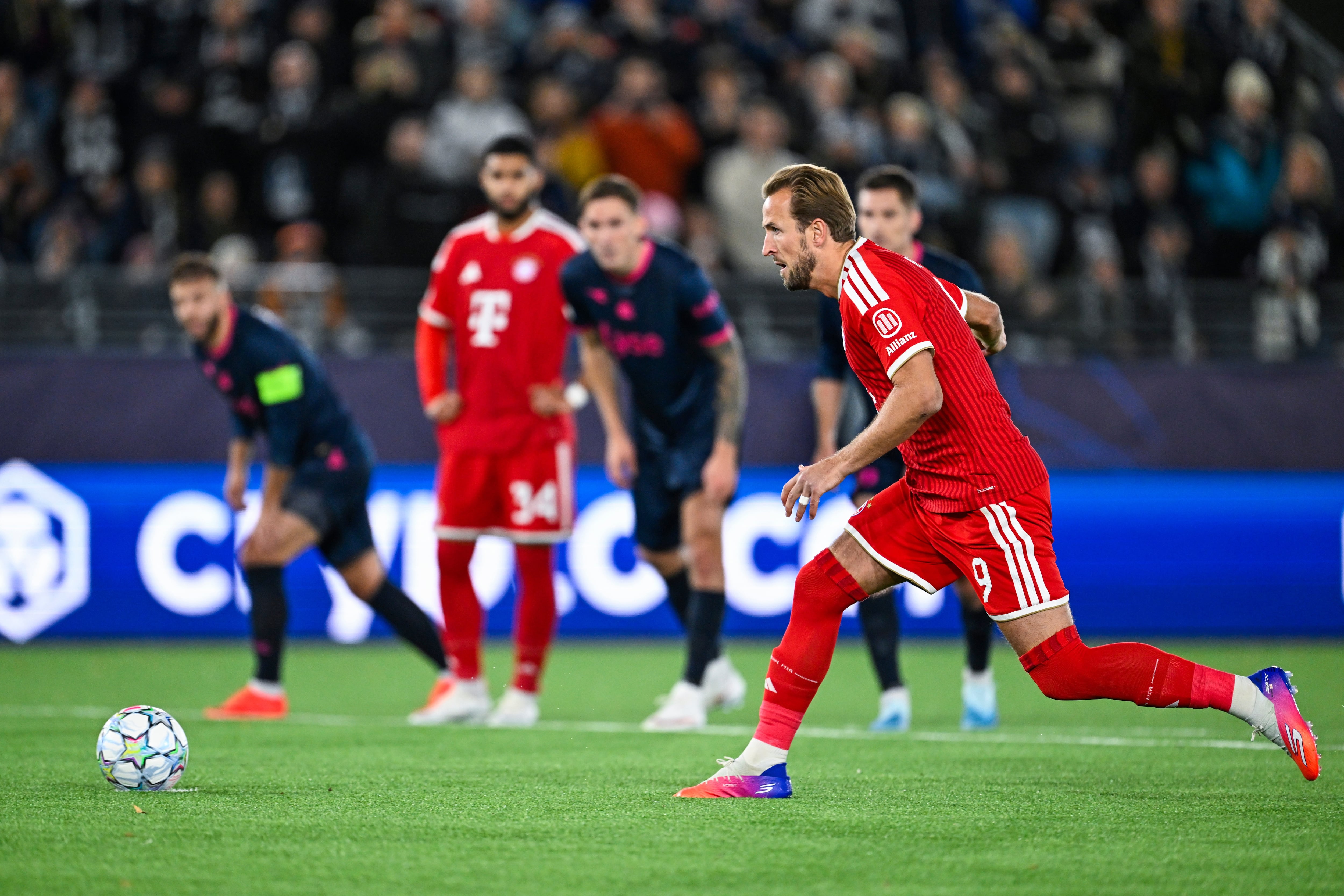 Harry Kane marcó doblete para el Bayern Múnich