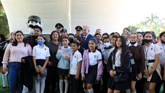 Rubén Rocha, gobernador de Sinaloa, inaugura la exposición militar "La Gran Fuerza de México".