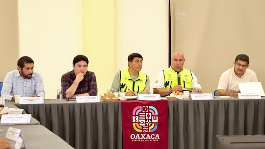 Oaxaca reporta afectaciones en 36 municipios por huracán Erick; tres localidades siguen incomunicadas