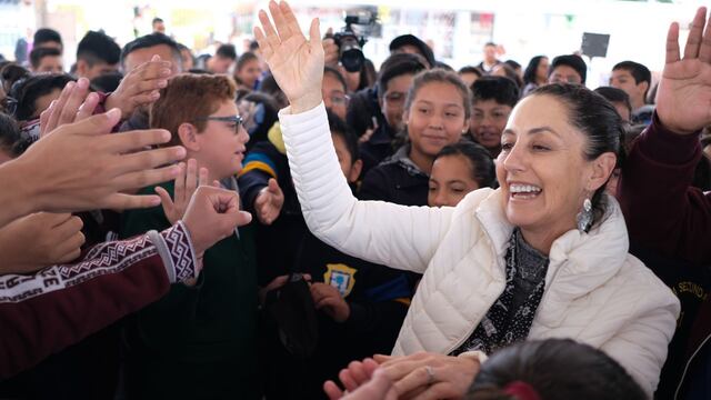 Alumnos de la Secundaria Federal 327 convivieron con Claudia Sheinbaum