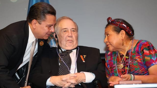 Dr. Simi y Rigoberta Menchú reciben el ‘Champions of Change’ en homenaje a Nelson Mandela