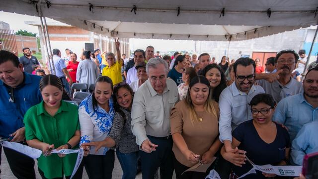 Rubén Rocha entrega pavimentaciones
