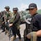 El CJNG deja tomarse fotos en Aguililla