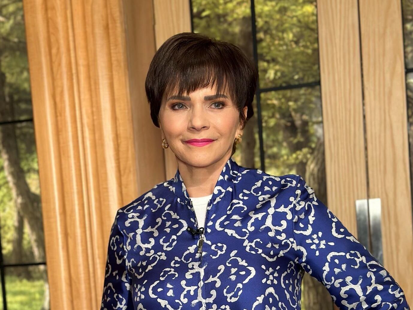 Pati Chapoy, conductora de Ventaneando en TV Azteca.