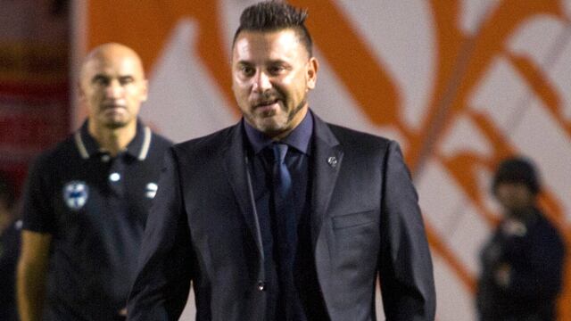 Antonio Mohamed en juego con Rayados.