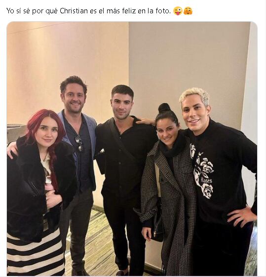 Cachan a Christian Chávez muy feliz por foto con fan de RBD.