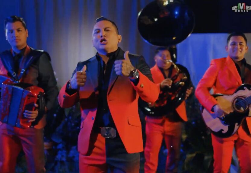 “30 de Febrero” de Edwin Luna y La Trakalosa de Monterrey