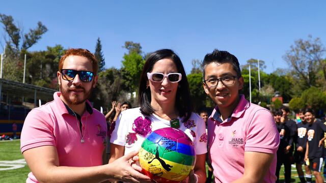 Lía Limón conmemora el Día Internacional contra la Homofobia en el Fútbol