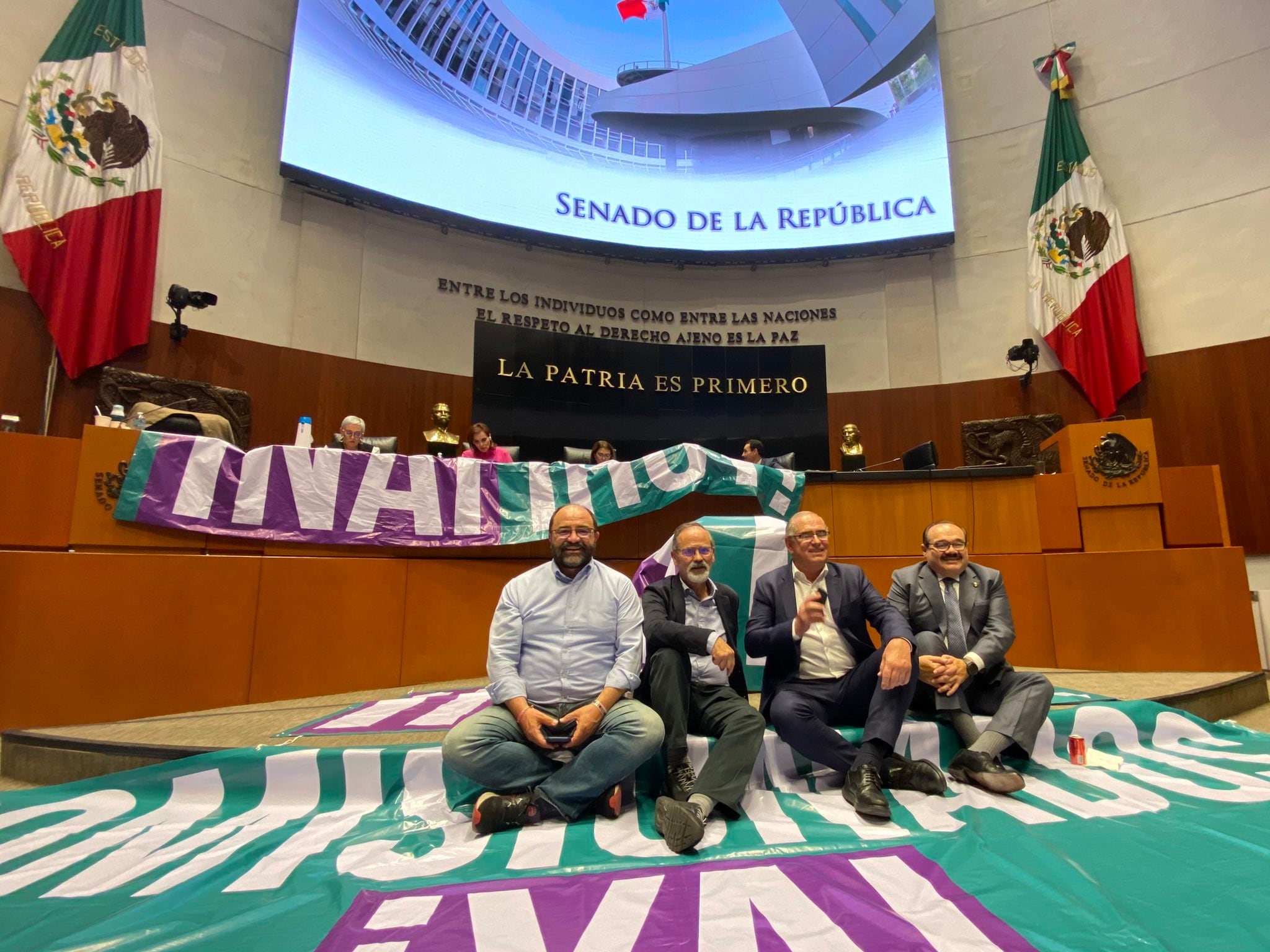Oposición pasarán la noche en tribuna de la Cámara de Senadores
