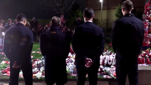 Previo al enfrentamiento ante Liverpool por Champions League, una comitiva de Real Madrid realizó un homenaje a Diogo Jota