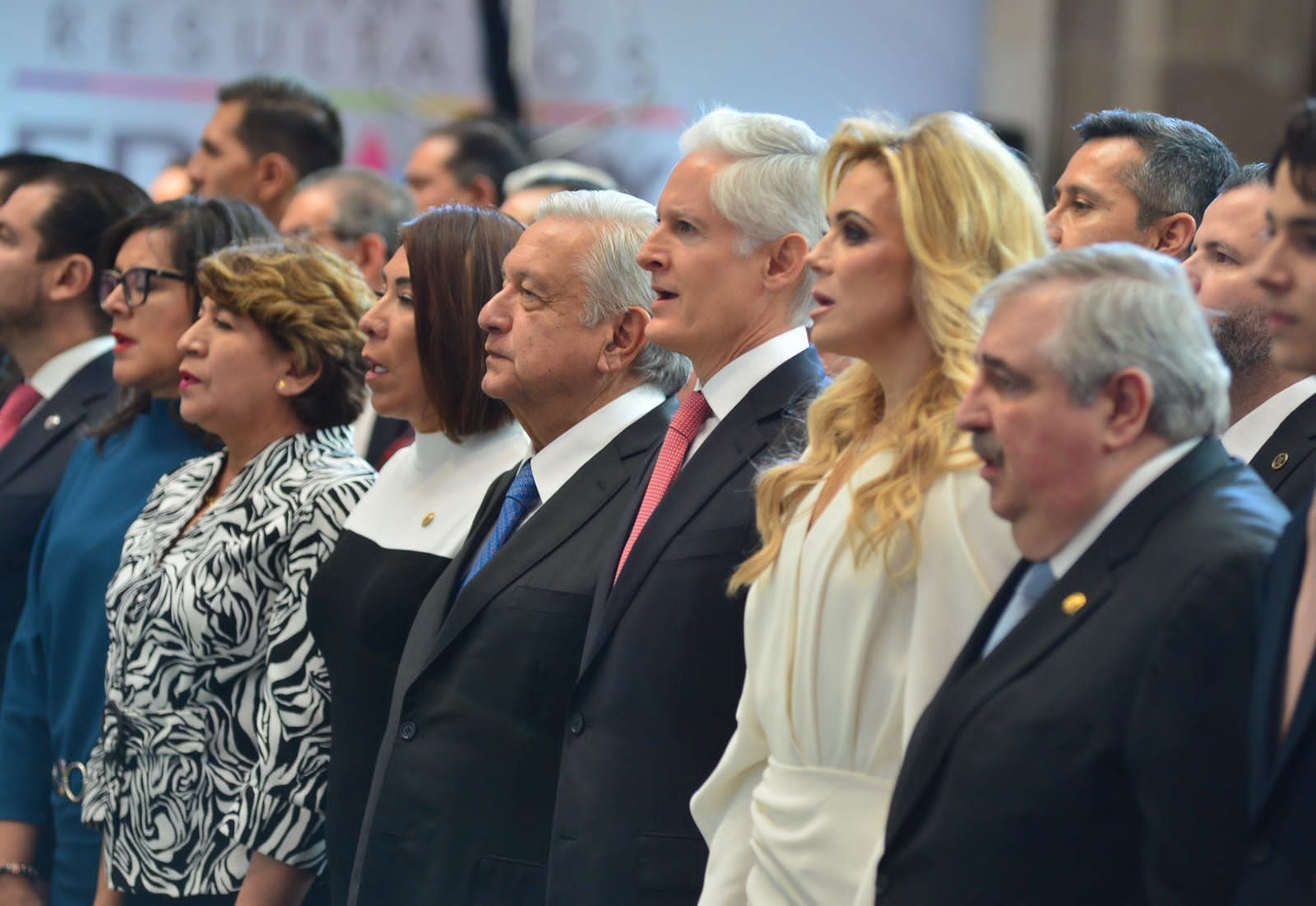 Alfredo del Mazo rinde sexto informe de gobierno