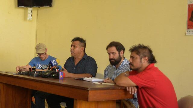 Irineo Mujica y Cristóbal Sánchez en conferencia de prensa.