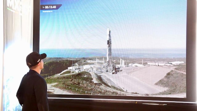 Álvaro Obregón hace historia: microsatélite MXÁO-1 entra en órbita.